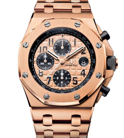 Audemars Piguet Royal Oak Offshore Chronograph 42 mm МЕХАНИЗМ Калибр 3126/3840, мануфактурный с автоматическим подзаводом Общий диаметр : 29,92 мм (13 1/4 линии) Высота : 7,16 мм Количество камней : 59 Количество деталей : 365 Резерв хода : 55 часов Частота баланса : 3 Гц (21 600 полуколебаний/час) КОРПУС Из розового золота 750-й пробы Стекло и задняя крышка сапфировые с антибликовым покрытием Заводная головка с винтовым стопором и кнопки из черной керамики Водонепроницаемость до 100 метров ЦИФЕРБЛАТ Циферблат цвета розового золота с узором Mega Tapisserie Черные счетчики Черные арабские цифры с люминесцентным покрытием Стрелки Royal Oak из розового золота с люминесцентным покрытием Черный внутренний безель БРАСЛЕТ Из розового золота 750-й пробы с раскладной застежкой AP ФУНКЦИИ Хронограф (60-секундная стрелка в центре, 30-минутный и 12-часовой счетчики) Часы Минуты Секунды (малый циферблат) Дата АРТИКУЛ 26470OR.OO.1000OR.01