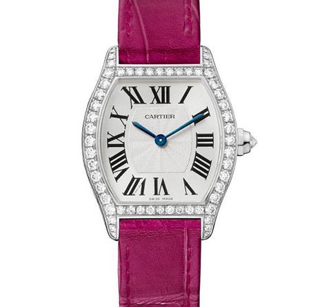 Cartier Tortue watch small model in white gold with diamonds Мануфактурный калибр 8970 MC, ручной завод Корпус: 18К белое золото, бриллианты (0.7 кт) Ремешок: кожа аллигатора/ складная застежка из 18К белого золота