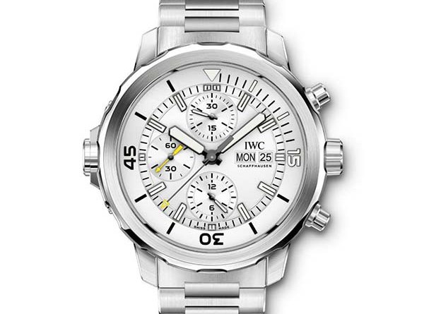 IWC AQUATIMER CHRONOGRAPH Арт. IW376802 Характеристики: Механический хронограф – Механические вращающиеся ободки – внешний и внутренний – с системой защиты при погружении SafeDive system от IWC – Указатель даты и дня недели – Хронограф с индикацией часов, минут и секунд – Малая секундная стрелка со стоп-функцией – Светящиеся элементы на стрелках, циферблате и внутреннем вращающемся ободке – Завинчивающаяся заводная головка – Система быстрой замены браслета IWC Механизм: Калибр 79320 Частота колебаний 28 800 Пк/ч / 4 Гц Камни 25 Запас хода 44 часа Подзавод автоматический Корпус: корпус из нержавеющей стали, посеребренный циферблат, браслет из нержавеющей стали, складная двойная застежка с предохранительными кнопками Стекло: выпуклое сапфировое стекло с двусторонним антибликовым покрытием Водонепроницаемость: 30 бар Диаметр: 44 мм Высота корпуса: 17 мм