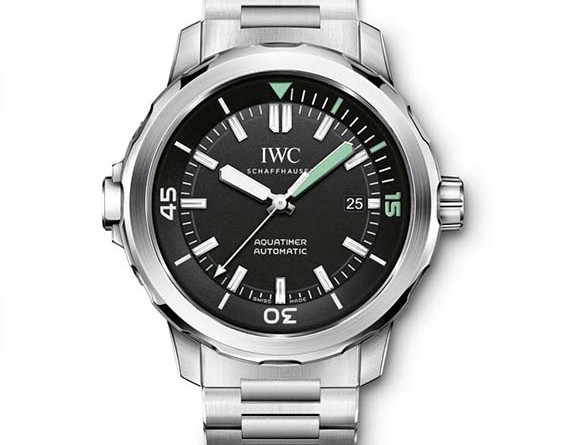 IWC AQUATIMER AUTOMATIC Арт. IW329002 Характеристики: Механические – Механические вращающиеся ободки – внешний и внутренний – с системой защиты при погружении SafeDive system от IWC – Указатель даты – Центральная секундная стрелка со стоп-функцией – Светящиеся элементы на стрелках, циферблате и внутреннем вращающемся ободке – Завинчивающаяся заводная головка – Система быстрой замены браслета IWC Механизм: Калибр 30120 Частота колебаний 28 800 Пк/ч / 4 Гц Количество: 21 Запас хода: 42 часа Подзавод автоматический Корпус: Материалы: корпус из нержавеющей стали, черный циферблат, браслет из нержавеющей стали, складная двойная застежка с предохранительными кнопками Стекло: выпуклое сапфировое стекло с двусторонним антибликовым покрытием Водонепроницаемость: 30 бар Диаметр: 42 мм Высота корпуса: 14 мм