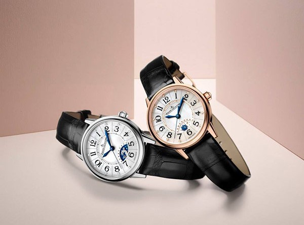 Jaeger-LeCoultre Rendez-Vous Night & Day • Jaeger-LeCoultre Calibre 967A, автоподзавод, запас хода – 42 часа • Корпус: 18К розовое золото или сталь, диам. 29 мм, бриллианты - 0.02 кт • Стекло: сапфировое • Водонепроницаемость: 30 метров • Ремешок/браслет: черный, кожа аллигатора, складная застежка из стали //бежевый, кожа аллигатора, застежка-пряжка из 18К розового золота// стальной браслет • Арт.: Q3468190, Q3468490, Q3462590