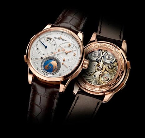 Jaeger-leCoultre Duometre Unique Travel Time • Jaeger-LeCoultre Calibre 383, ручной завод, запас хода – 50 часов • Функции: часы, минуты (домашнее время), часы, минуты (второй часовой пояс) и карта мира, 2 индикатора запаса хода • Корпус: 18К розовое золото, диам. 42 мм, толщина 13.65 мм • Стекло: сапфировое • Водонепроницаемость: 50 метров • Ремешок: кожа аллигатора, застежка-пряжка из 18К розового золота • Арт.: Q6062520