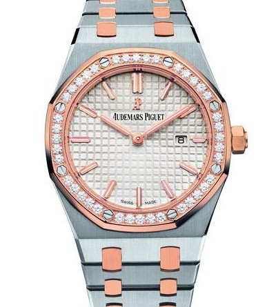 ROYAL OAK женские. Диаметр 33 мм. Кварцевый механизм. Корпус из нержавеющей стали. Сапфировое стекло с антибликовым покрытием. Безель из розового золота. Водонепроницаемость до 50 метров. Серебристый циферблат с узором «Grande Tapisserie», накладные часовые метки и стрелки Royal Oak из розового золота с люминесцентным покрытием. Браслет из нержавеющей стали и розового золота. 40 бриллиантов; ~0,73 карат (безель). Функции: Часы Минуты Дата. АРТИКУЛ 67651SR.ZZ.1261SR.01