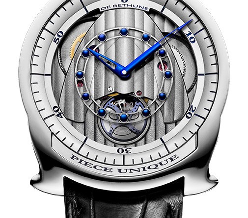 De Bethune DBS Pièce Unique: 18K белое золото, ручной завод, мануфактурный механизм DB2115, 30-сек.турбийон с частотой 36,000 пк/ч, запас хода - 6 дней, размер: 45,0 мм х 42,5 мм, характерной конической формы нижние ушки, циферблат как таковой отсутствует, что открывает взору всю красоту сложного, великолепно декорированного механизма.