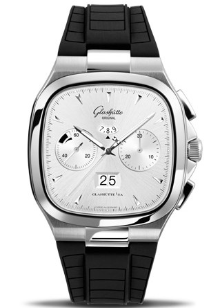 Glashutte Original АРТИКУЛ: 1-37-02-02-02-33. МЕХАНИЗМ: с автоматическим подзаводом , Калибр 37-02. ФУНКЦИИ: часы и минуты, центральная секундная стрелка хронографасо стоп-функцией, 30-минутный и 12-часовой счетчики хронографа с функцией flyback; вынесенный секундный указатель с индикатором запаса хода. КОРПУС: нержавеющая сталь, сапфировое стекло, привинчивающаяся задняя крышка с сапфировым окошком. ВОДОНЕПРОНИЦАЕМОСТЬ: до 10 бар. РАЗМЕРЫ: 40 × 40 х 13.5мм. ЦИФЕРБЛАТ: посеребренный , накладные метки и стрелки из белого золота с покрытием Super-LumiNova. РЕМЕШОК: каучуковый ремешок
