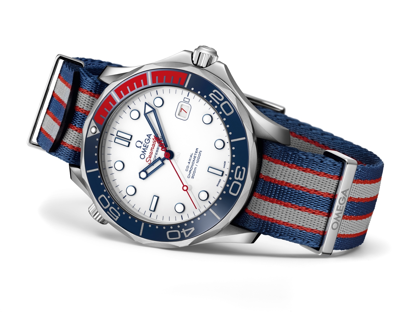 OMEGA Seamaster Diver 300M Commander's Watch 212.32.41.20.04.001 в честь сэра Джеймса Бонда